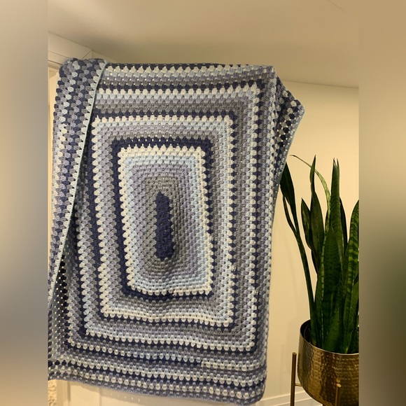 Vintage style boho Afghan crochet throw blanket - Picture 2 of 5